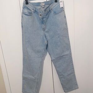 Abercrombie & Fitch “The 90’s” Straight Ultra High Rise Jeans in Light Blue